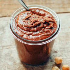 Crunchy Praline Chocolate Spread