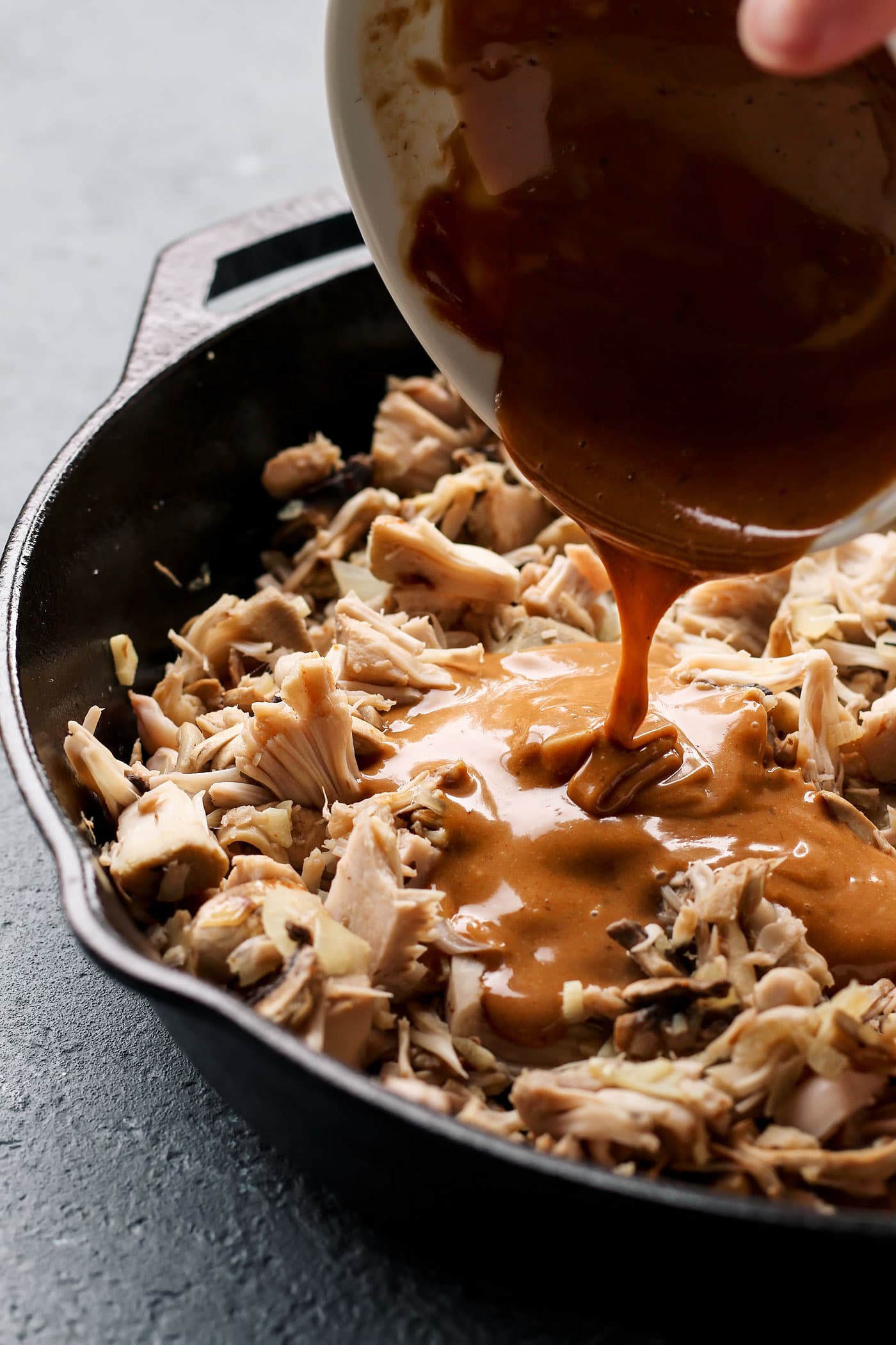 Easy Jackfruit Chicken Quinoa Bowls