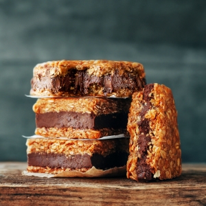 Chewy Nutella Oatmeal Cookie Bars (Vegan + GF)