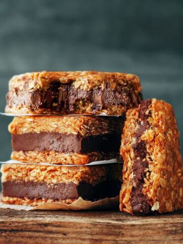 Chewy Nutella Oatmeal Cookie Bars