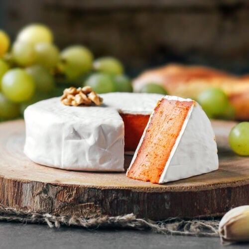 Vegan Sun-Dried Tomato Camembert