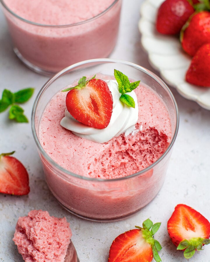 Aquafaba Strawberry Mousse