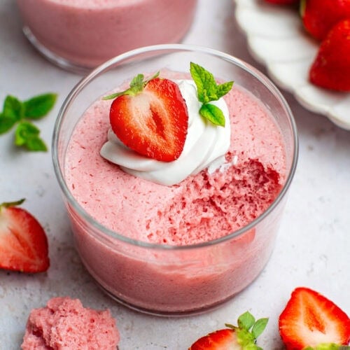 Aquafaba Strawberry Mousse