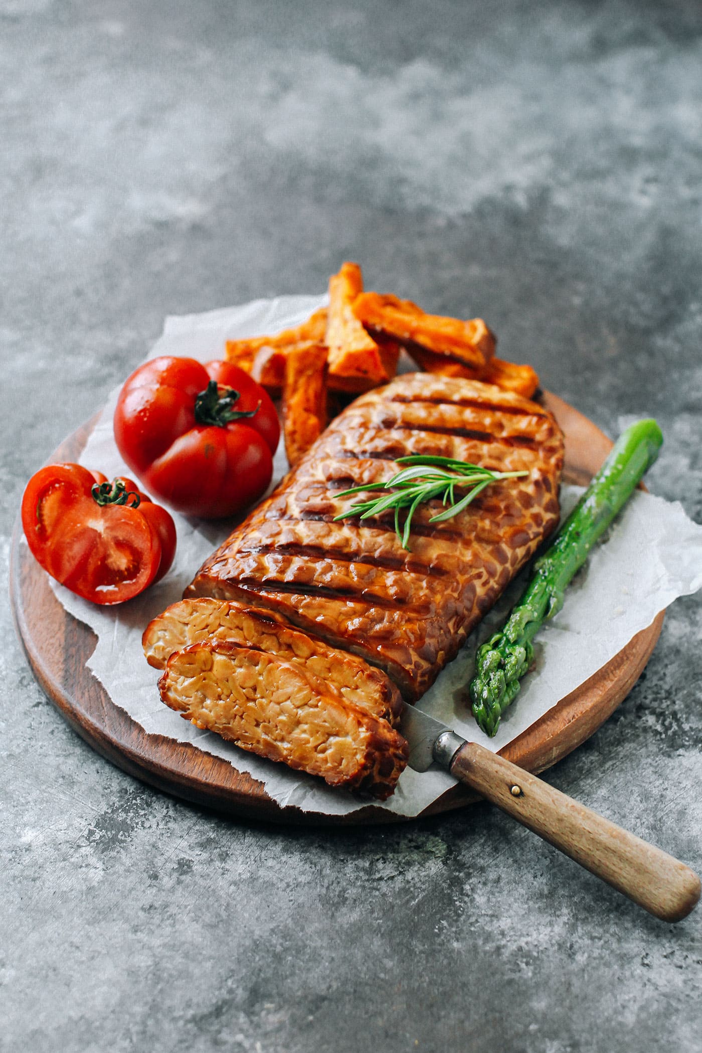 Smoked & Grilled Tempeh (Tempeh Bacon!)