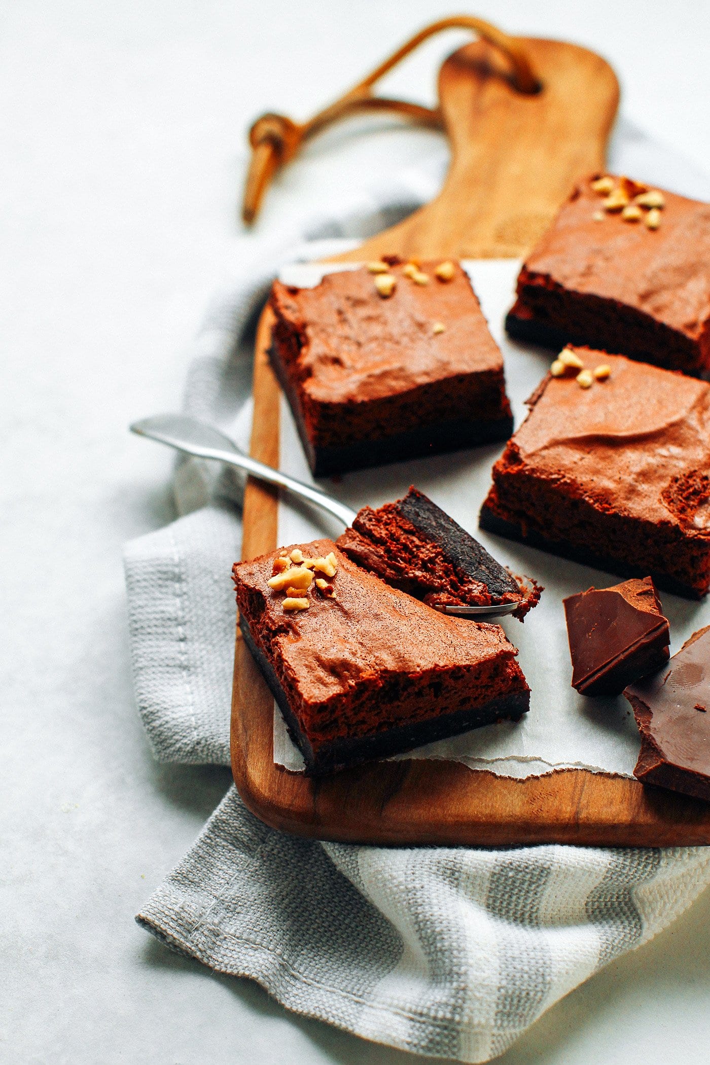 No-Bake Vegan Chocolate Mousse Brownies