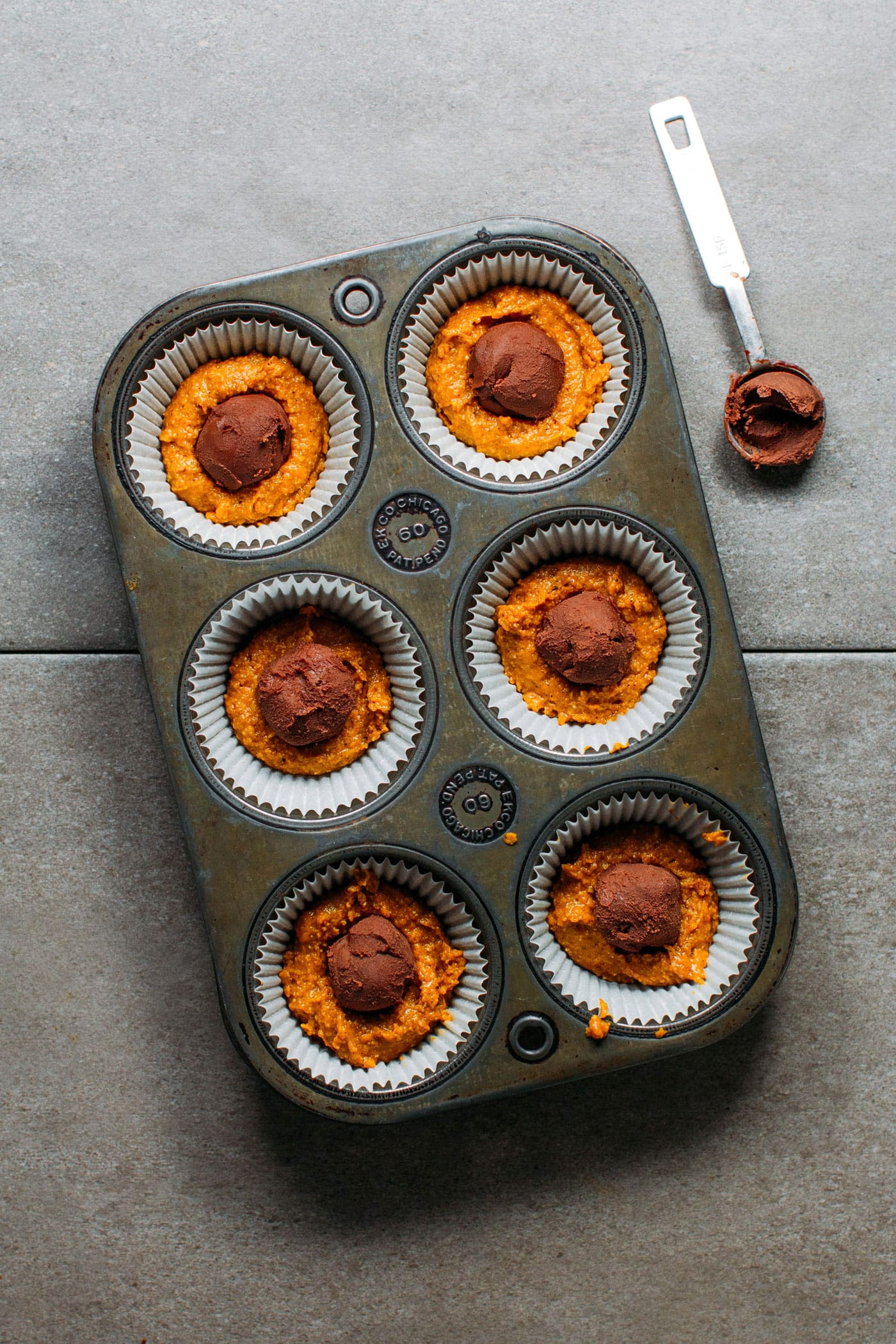 Chocolate Hazelnut Stuffed Pumpkin Muffins (Vegan +GF)