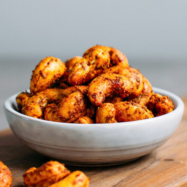 Easy Curried Roasted Cashews