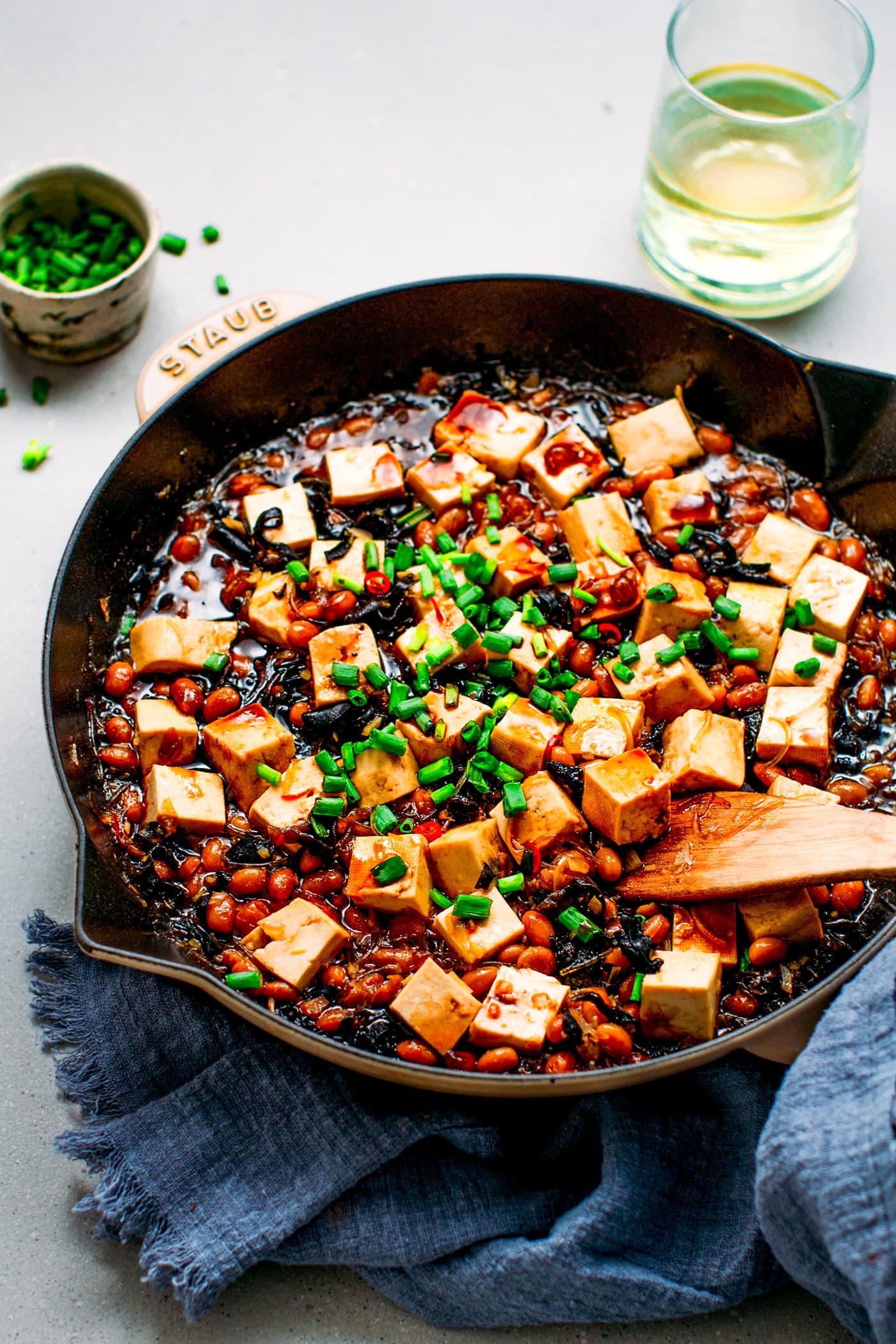 Tofu in a salty, sweet and spicy soybean sauce.