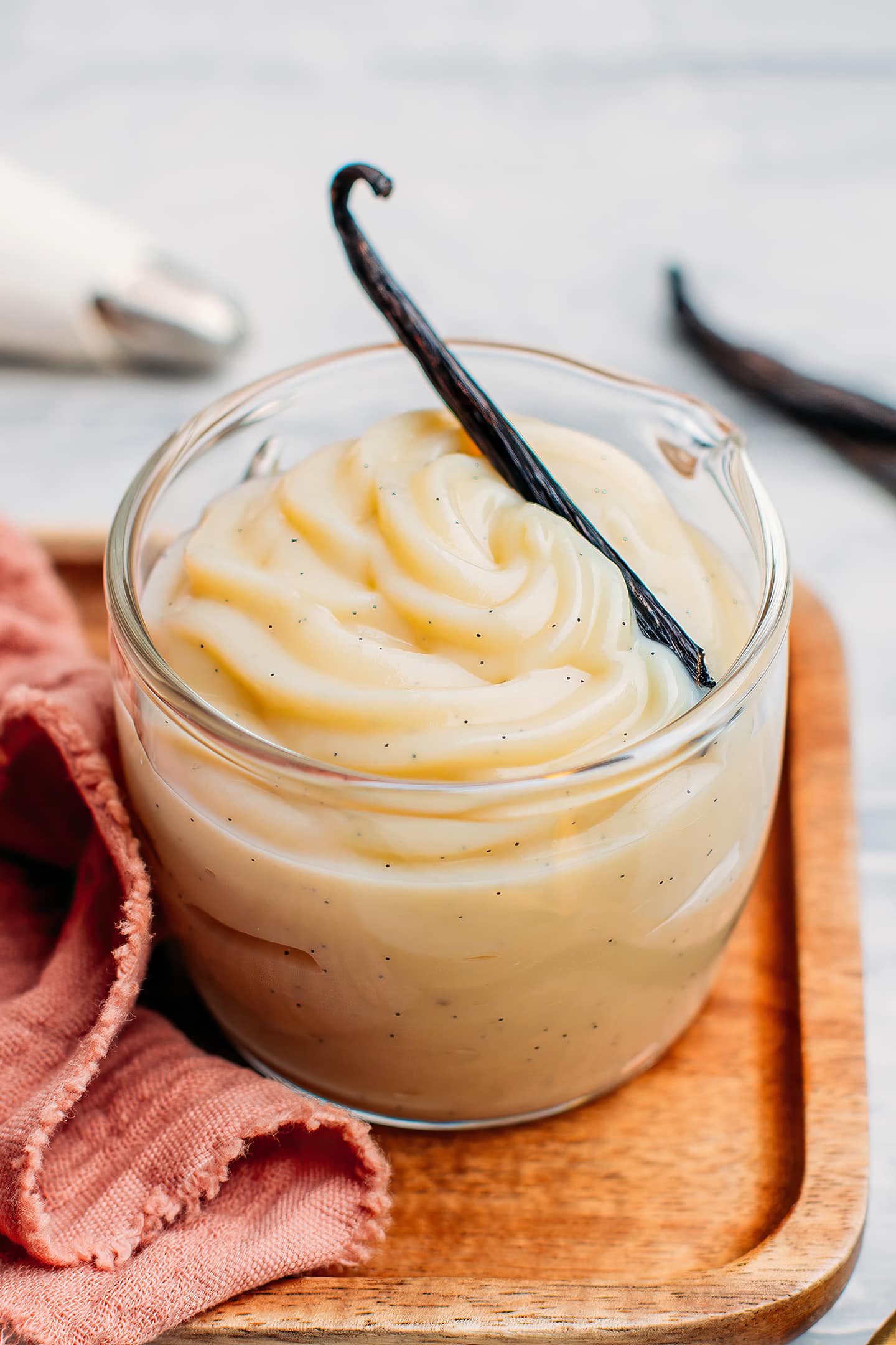 https://fullofplants.com/wp-content/uploads/2021/04/how-to-make-vegan-vanilla-pastry-cream-5-ingredient-easy-creamy-filling-15.jpg