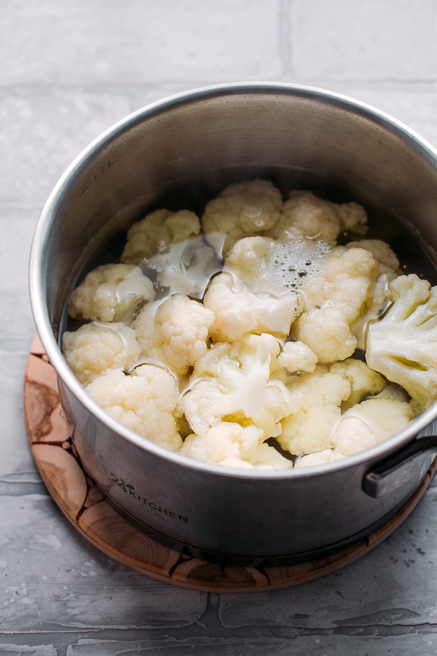 Cauliflower Tempura with Ginger Cream