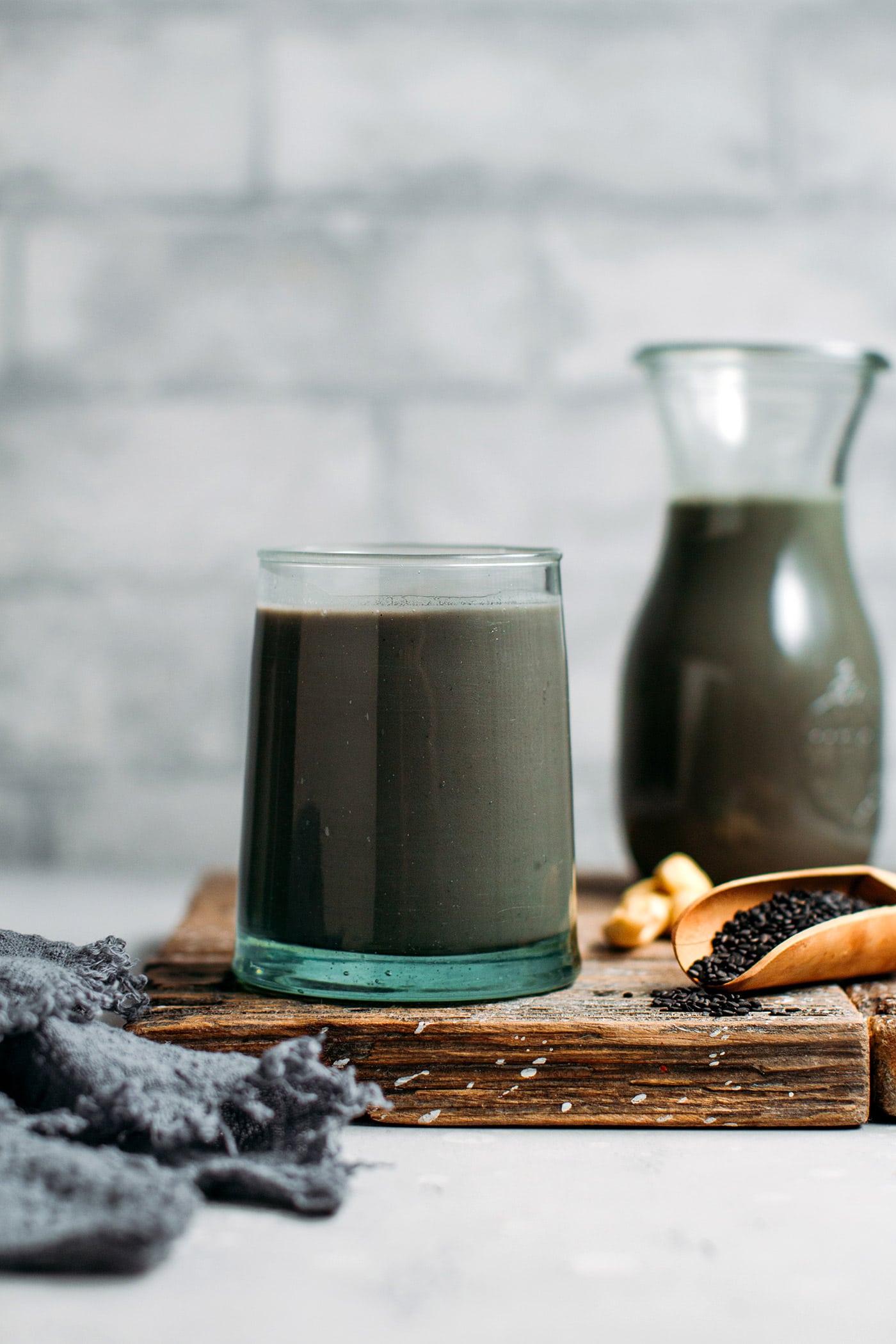 https://fullofplants.com/wp-content/uploads/2021/08/how-to-make-vegan-dairy-free-black-sesame-cashew-milk-creamy-and-nutty-13.jpg