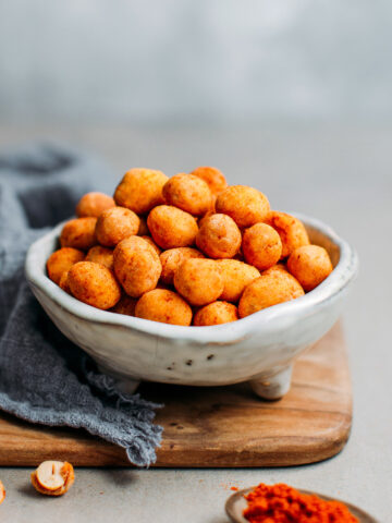 Bacon Flavored Coated Peanuts