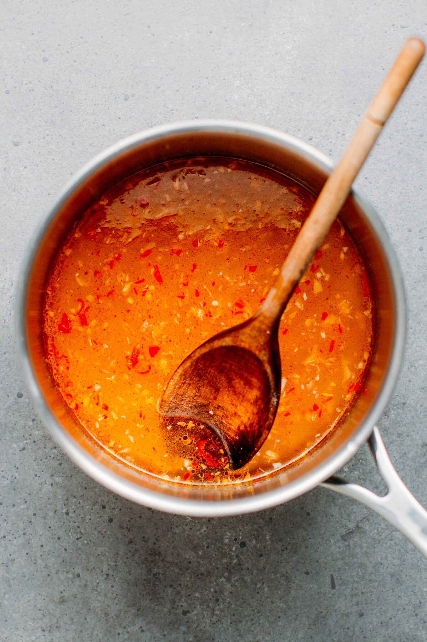 sweet-sour-chili-sauce-full-of-plants