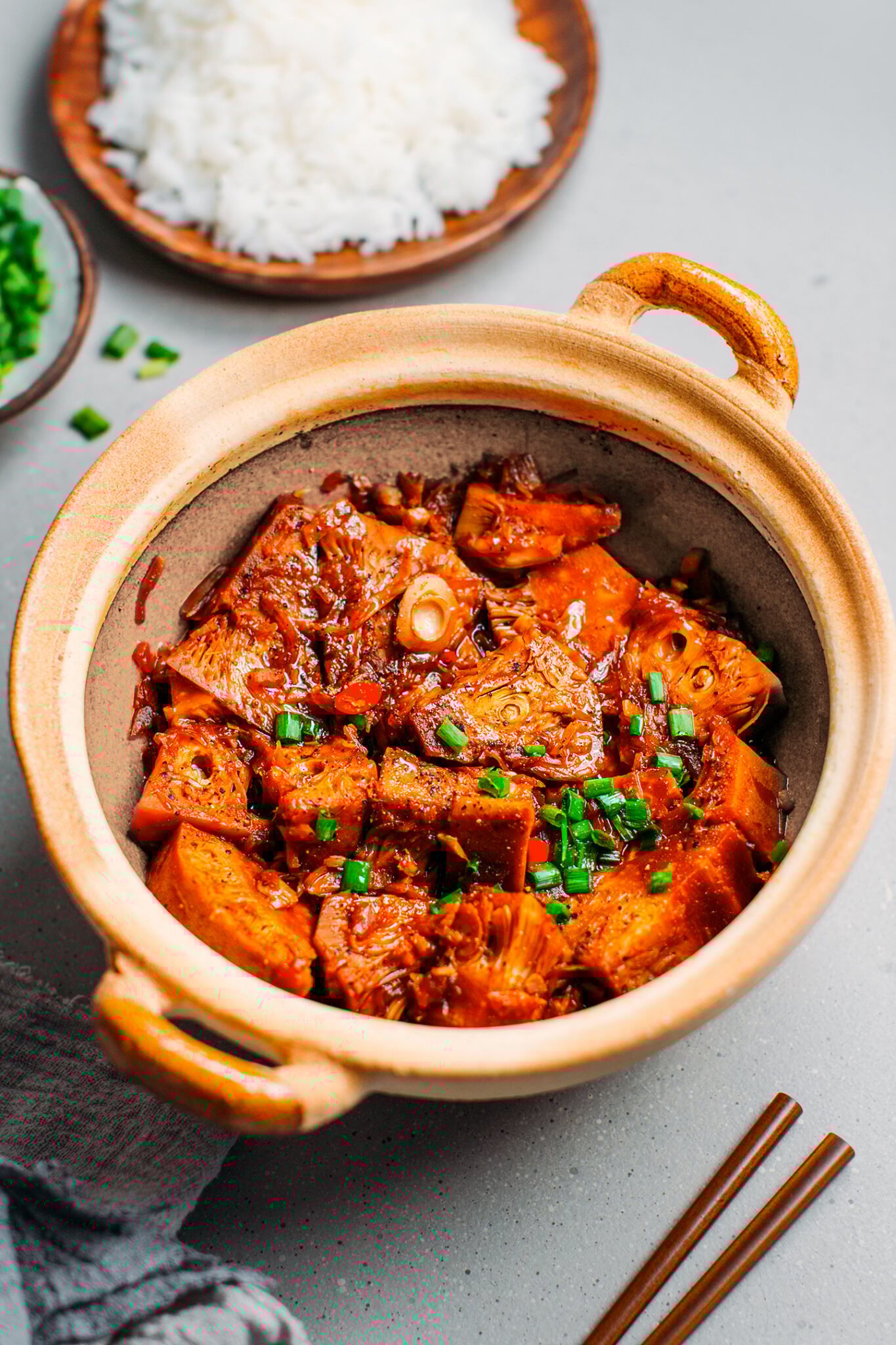 Braised Jackfruit Full of Plants