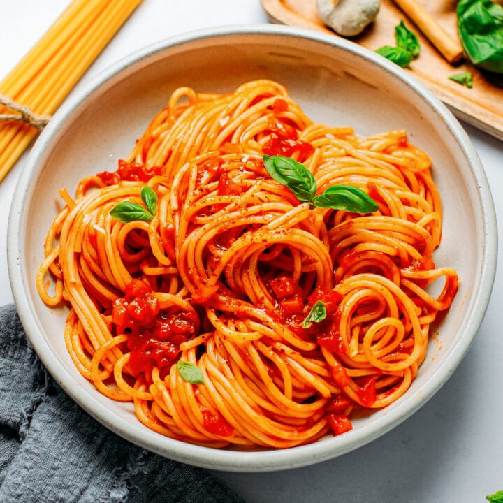 Quick Spaghetti Arrabbiata - Full of Plants