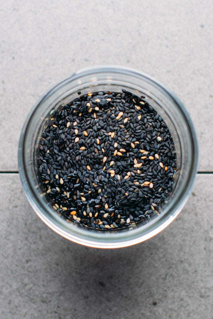 Toasted sesame seeds in a blender.