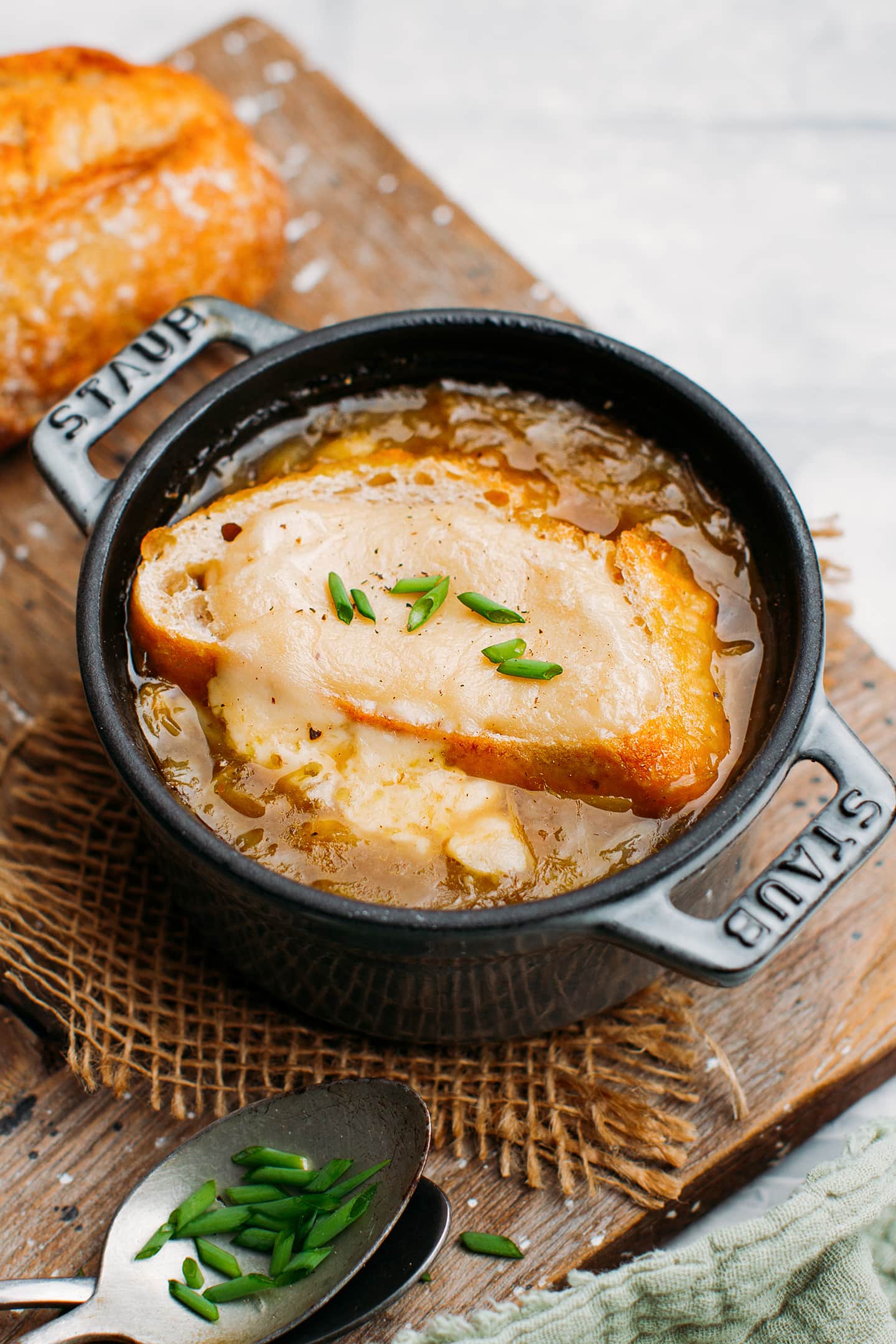 vegan-french-onion-soup-full-of-plants