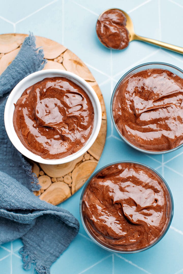 Vegan chocolate mousse in small ramekins.