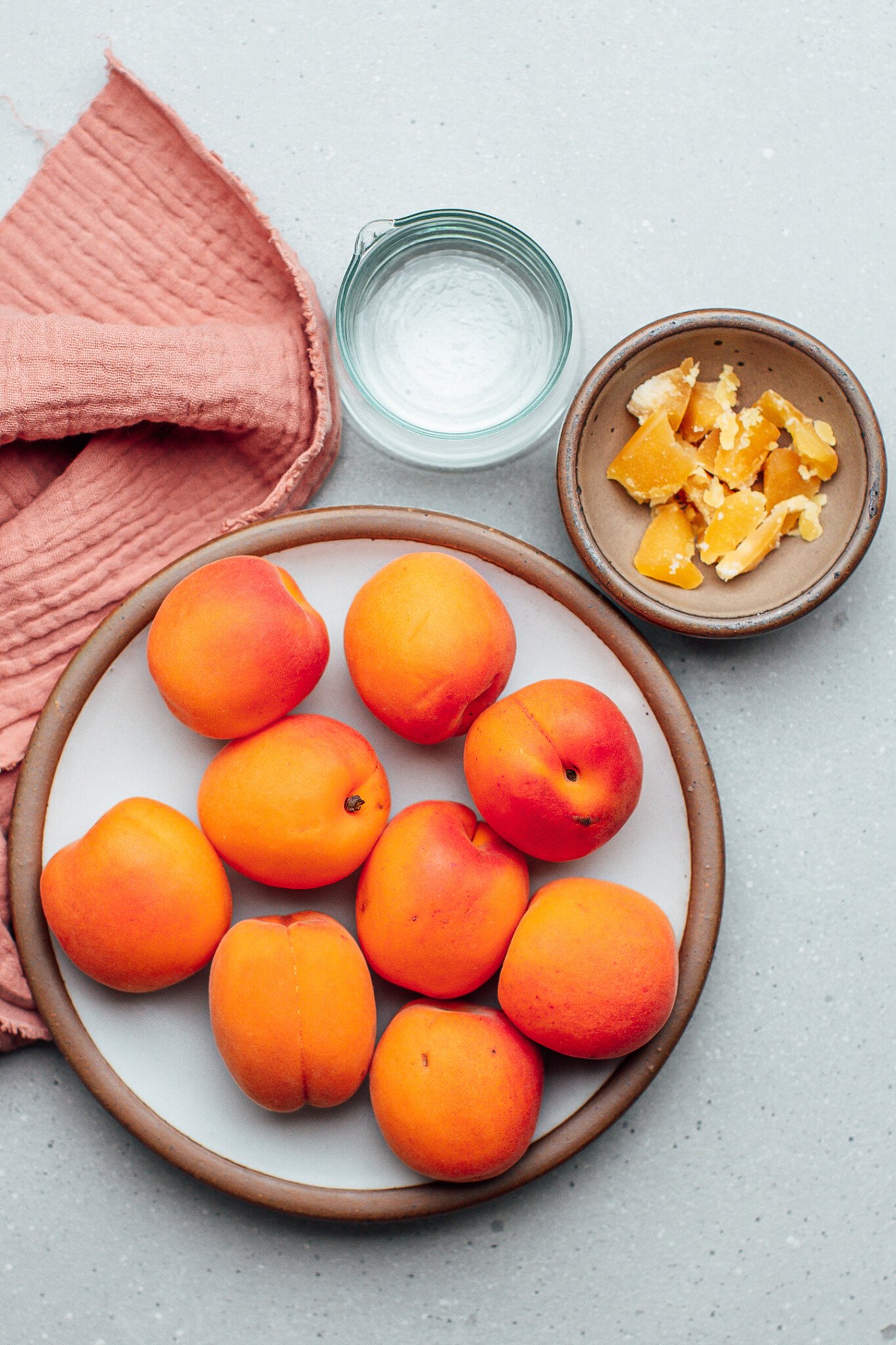 Apricot Liqueur Full of Plants