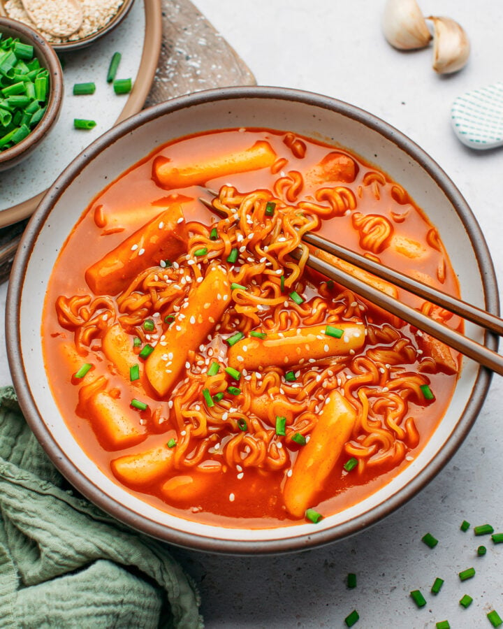 Vegan Rabokki (Tteokbokki with Ramen)