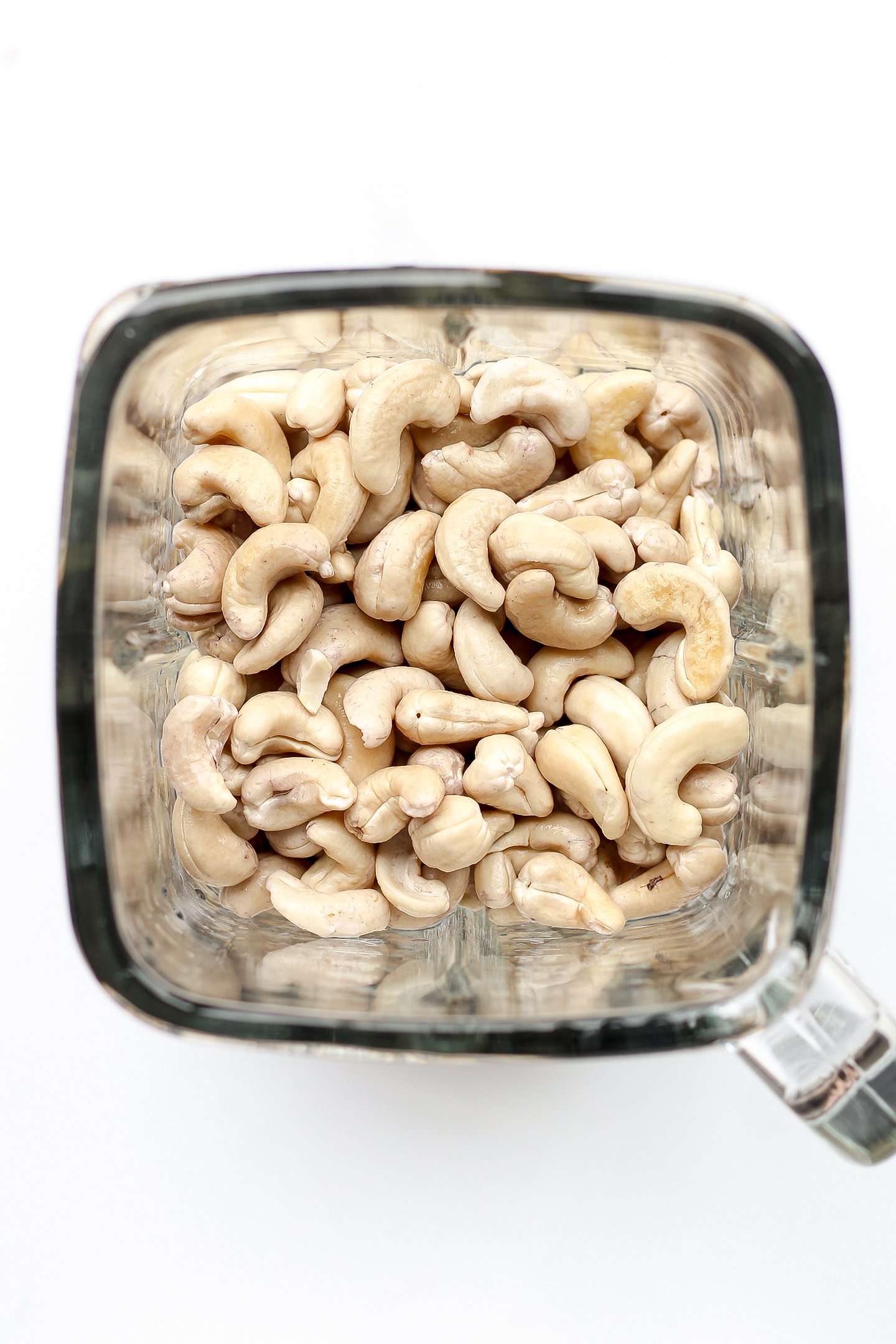 Soaked cashews in a high-speed blender.