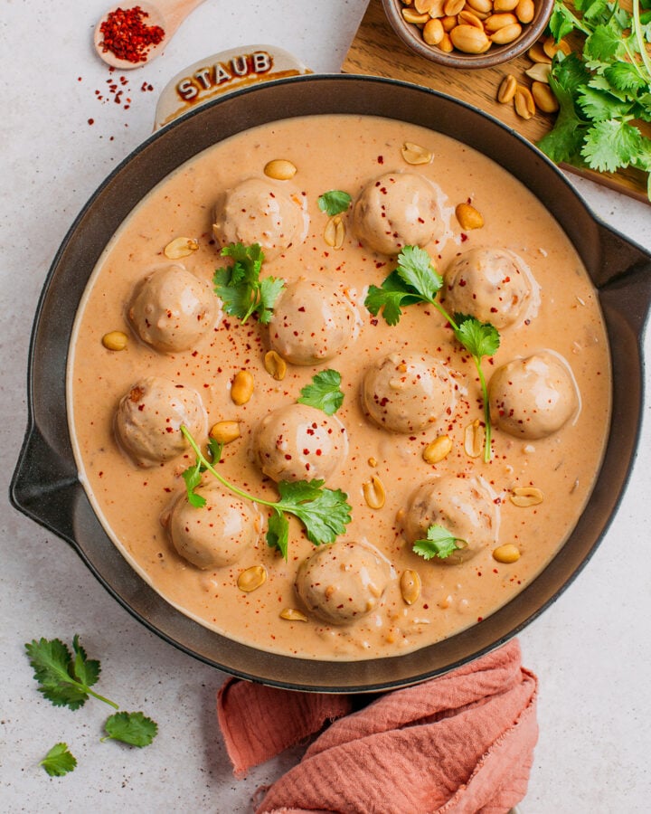 Fonio Balls in Peanut Sauce